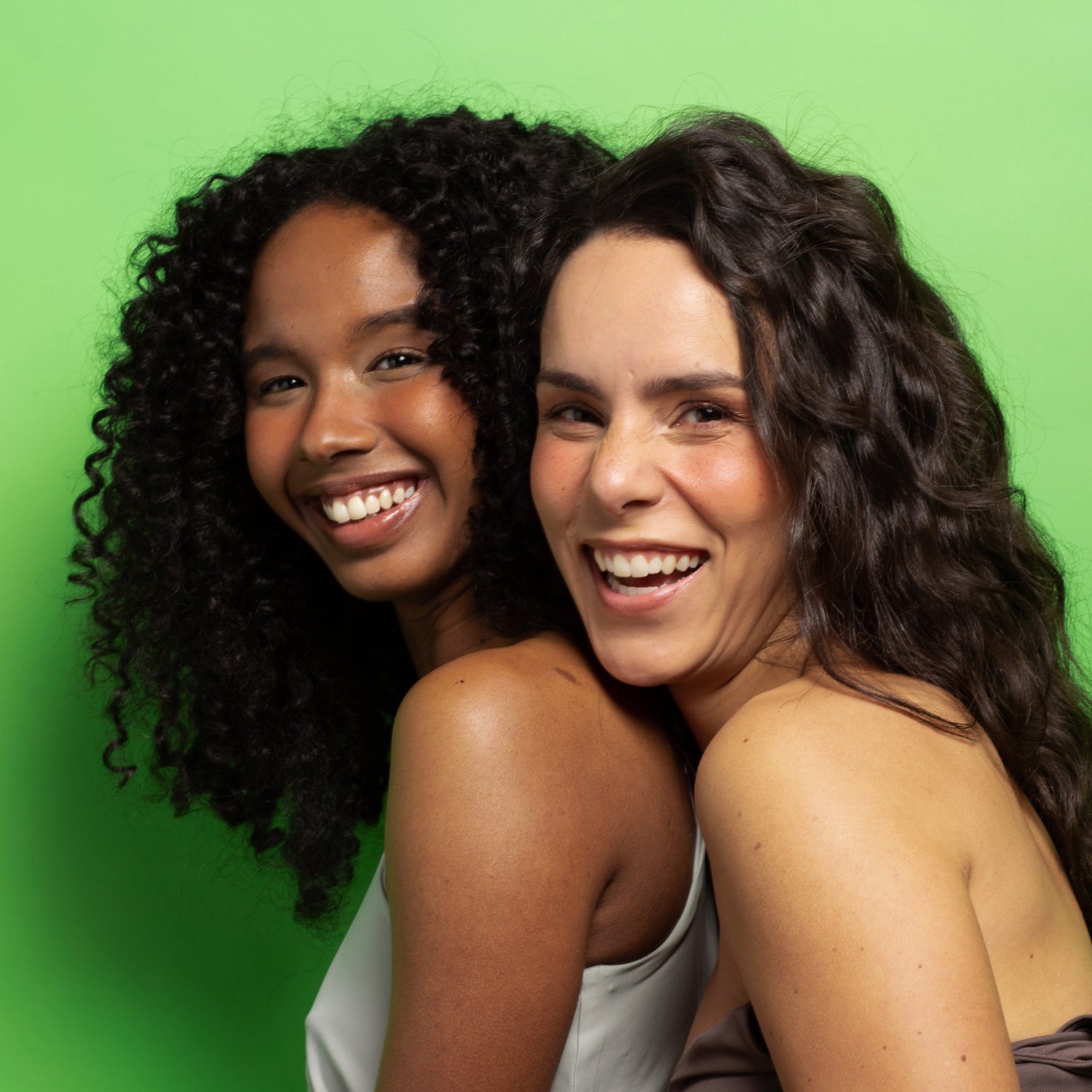 Champú Freedom de 12 oz, con Aceite de Semilla de Moringa e IMPOSSIBLE KERATIN ™