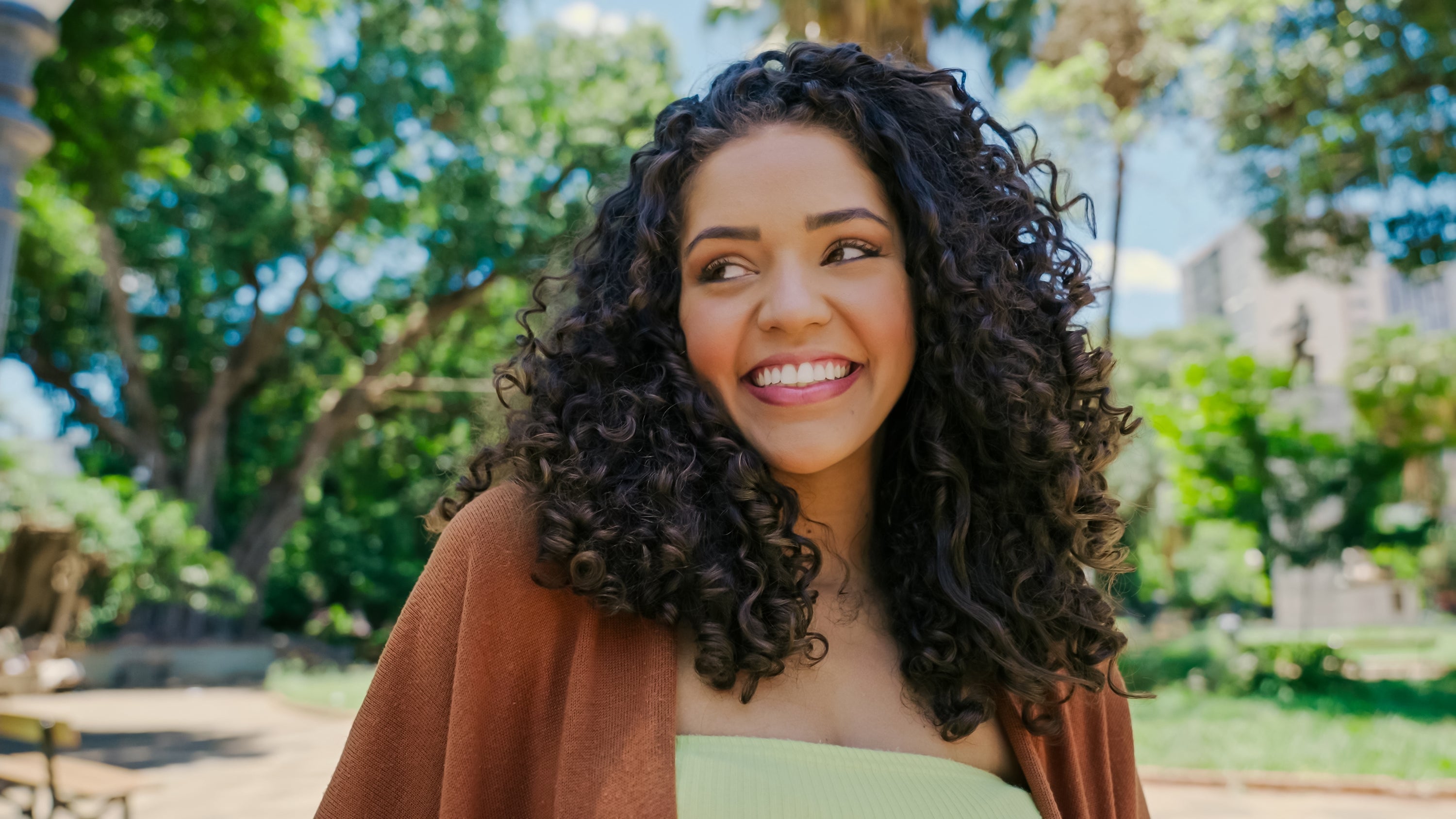 Avoid This If You Have Curly Hair - LatinUs Beauty