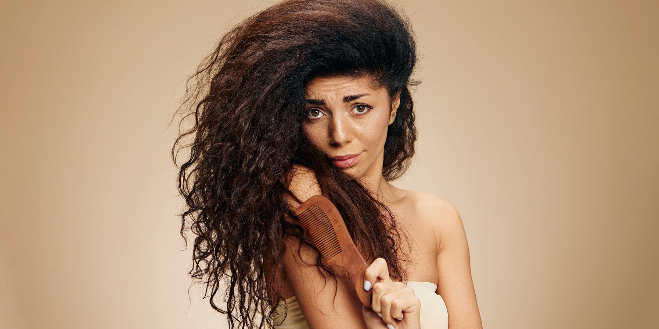 Best Shampoo for Frizzy Hair - LatinUs Beauty